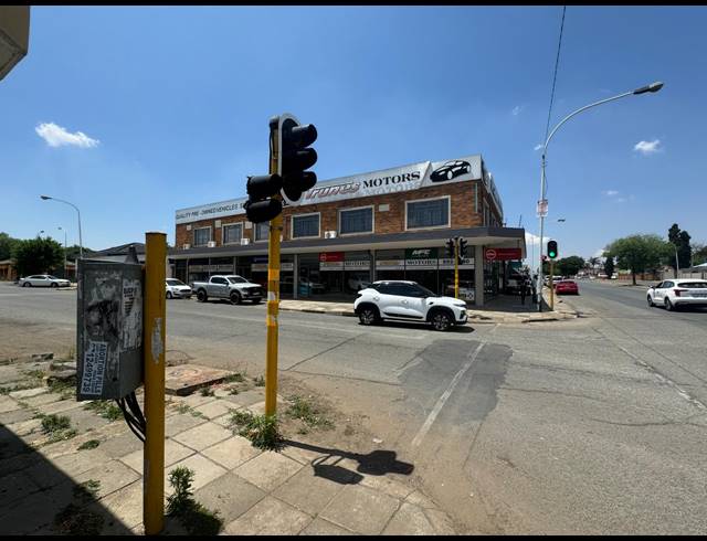 1,981M² BUSINESS FOR SALE IN BOKSBURG CENTRAL